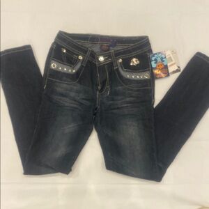 NWT…Dereon Black Skinny Jeans with Sleek Fit